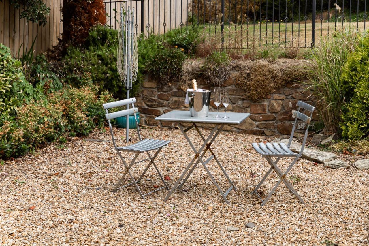 1 Chatsworth Riverscape Apartments - Riverview Apartment In Great Location With Free Parking Overlooking The Gannel Just A Short Walk From Newquays Incredible Beaches And Local Amenities New Quay Екстериор снимка