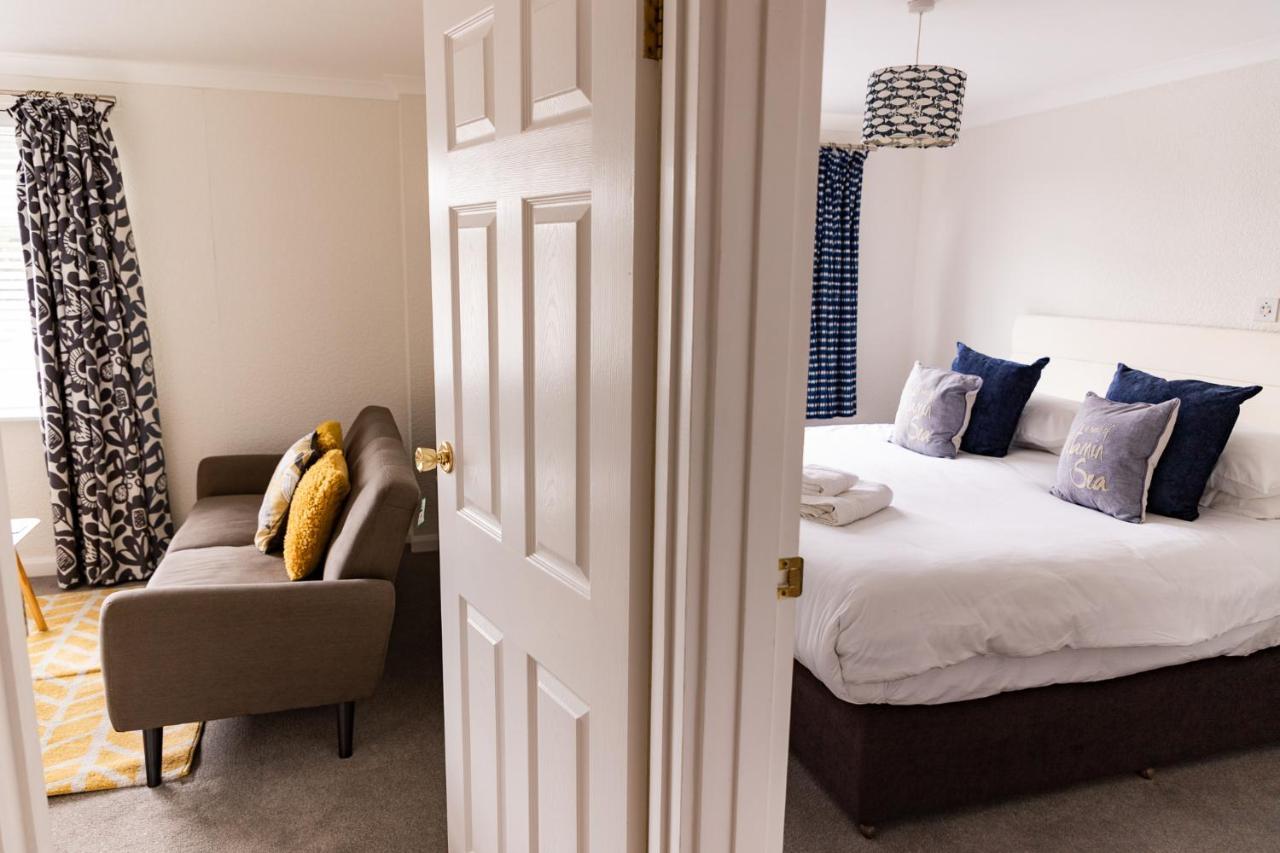 1 Chatsworth Riverscape Apartments - Riverview Apartment In Great Location With Free Parking Overlooking The Gannel Just A Short Walk From Newquays Incredible Beaches And Local Amenities New Quay Екстериор снимка
