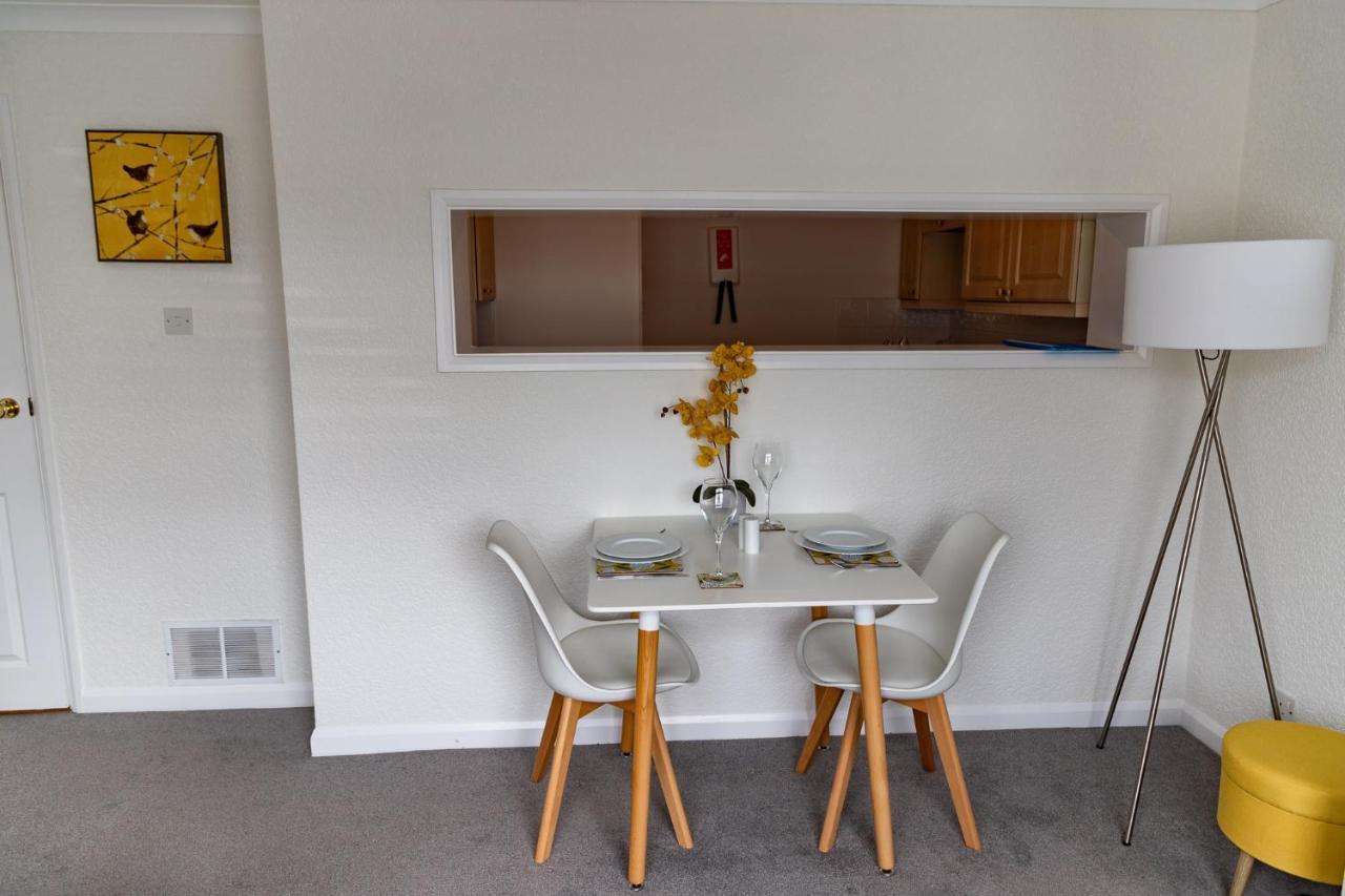 1 Chatsworth Riverscape Apartments - Riverview Apartment In Great Location With Free Parking Overlooking The Gannel Just A Short Walk From Newquays Incredible Beaches And Local Amenities New Quay Екстериор снимка